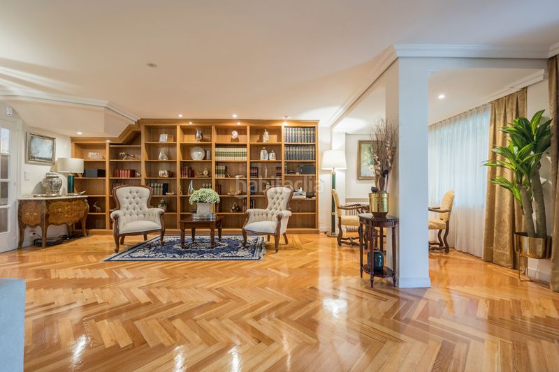 Foto 073be66c-330c-4f99-aa4a-da1d7fe53113. Casa adossada amb xemeneia calefacció aparcament piscina a Boadilla del Monte