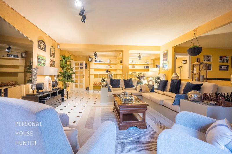 Foto 20fa2c85-d3d2-4b00-9533-206284aefd4a. Casa adossada amb xemeneia calefacció aparcament piscina a Boadilla del Monte