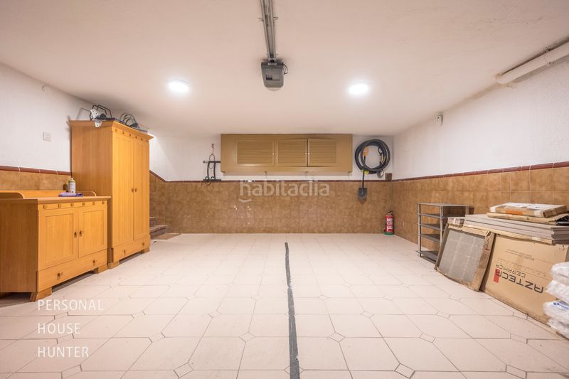 Foto 2a3be60e-a983-4f10-bbb4-4ce344d1462b. Casa adossada amb xemeneia calefacció aparcament piscina a Boadilla del Monte