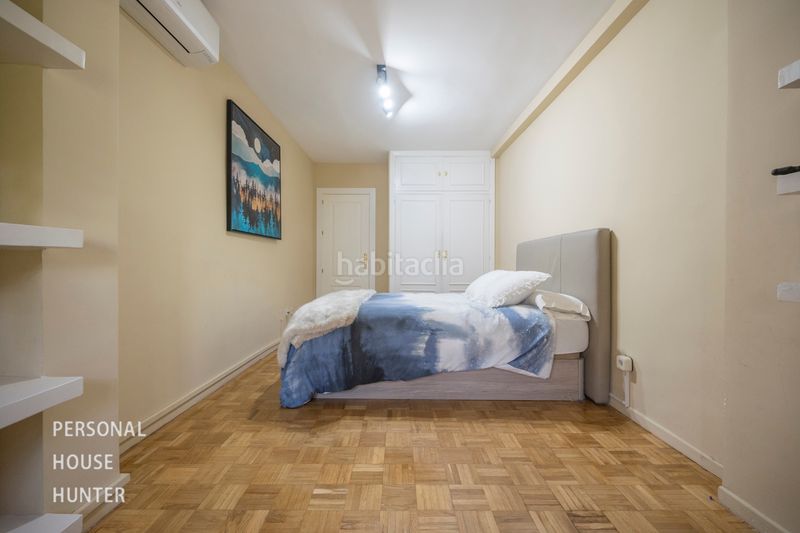 Foto 564ed643-8fbe-4b0a-8c47-40f65f68a946. Casa adossada amb xemeneia calefacció aparcament piscina a Boadilla del Monte