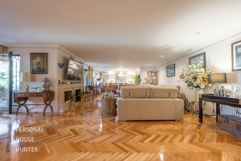 Foto 7010aa74-9403-48fb-9e78-fabfd3680185. Casa adossada amb xemeneia calefacció aparcament piscina a Boadilla del Monte