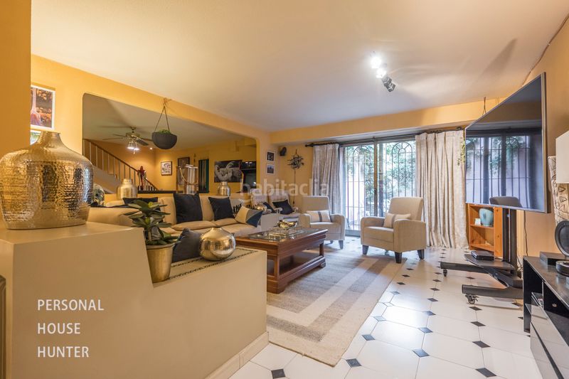 Foto 75bbcc11-4464-4d09-91e2-0893d39af85a. Casa adossada amb xemeneia calefacció aparcament piscina a Boadilla del Monte