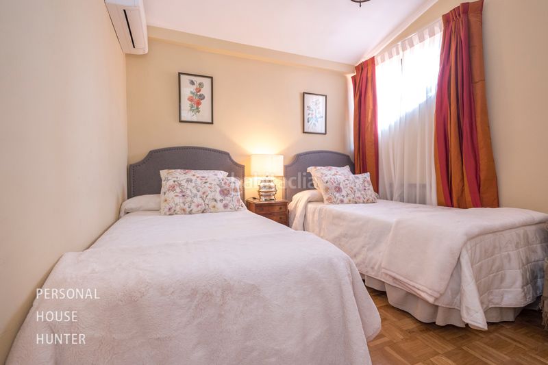 Foto 9db0832f-63d2-4b58-b03a-7fbc13caba57. Casa adossada amb xemeneia calefacció aparcament piscina a Boadilla del Monte