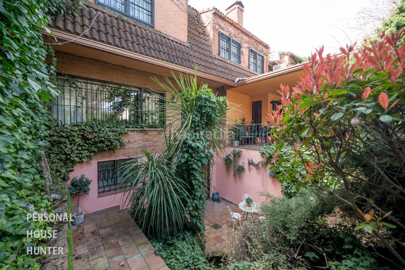 Foto d239f0da-a4d6-4928-bfb0-bbf977212738. Casa adossada amb xemeneia calefacció aparcament piscina a Boadilla del Monte