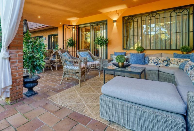 Foto ff045f87-095f-4402-a2ef-f8822e50a4e2. Casa adossada amb xemeneia calefacció aparcament piscina a Boadilla del Monte