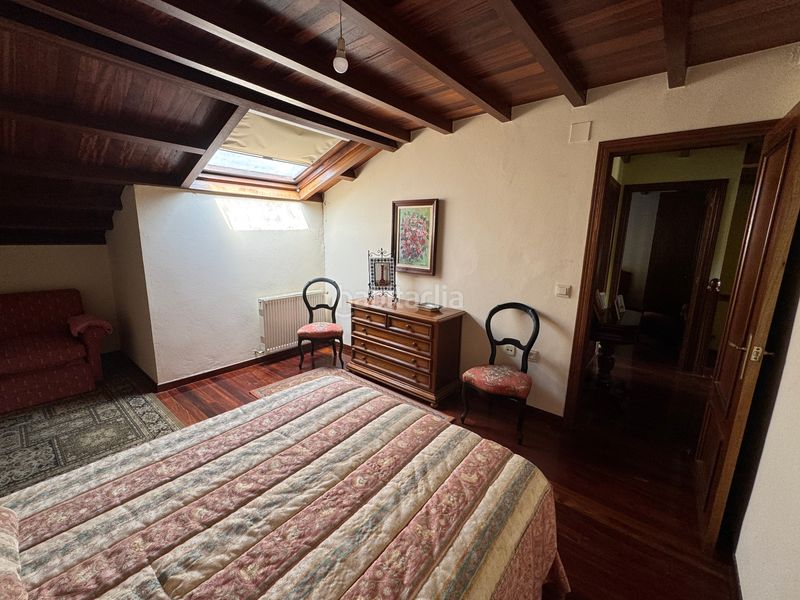 Foto 13843e88-2c9a-4527-9547-61c7de03d7c2. Casa aparellada amb xemeneia calefacció aparcament a Cudillero