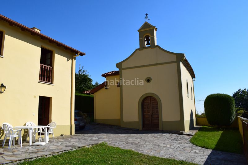 Foto 1d06ebaa-3410-425c-849c-3bc47edf8bb9. Casa aparellada amb xemeneia calefacció aparcament a Cudillero