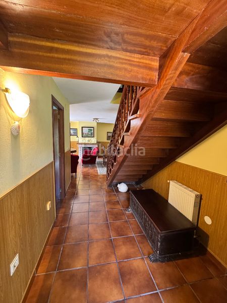 Foto 39773a62-6bbf-4240-a623-6e2aa3e86e61. Casa aparellada amb xemeneia calefacció aparcament a Cudillero