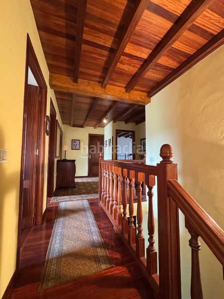 Foto 447ca915-8595-478d-99fb-c5a8fe337256. Casa aparellada amb xemeneia calefacció aparcament a Cudillero