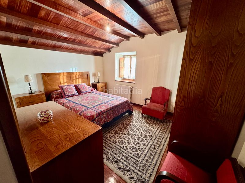 Foto b58dd57b-90cf-497d-8caf-1ece972f4346. Casa aparellada amb xemeneia calefacció aparcament a Cudillero