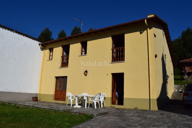 Foto b9af1265-1e52-44a3-bf80-5a6dba3f15c7. Casa aparellada amb xemeneia calefacció aparcament a Cudillero