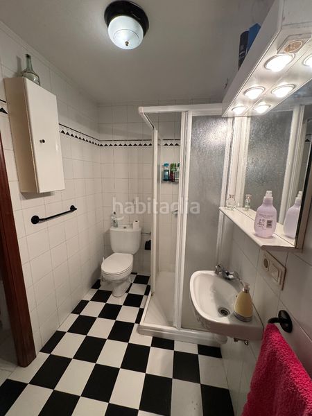 Foto e0c444f4-1422-4387-b324-4b637e67c834. Casa aparellada amb xemeneia calefacció aparcament a Cudillero