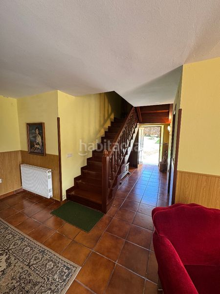 Foto ea12cabf-27c4-4d5b-9d32-0a86bdde50f4. Casa aparellada amb xemeneia calefacció aparcament a Cudillero