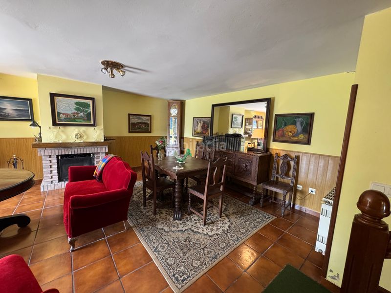 Foto fd0fa5d1-75f6-4bbb-93c2-21402f8623a0. Casa aparellada amb xemeneia calefacció aparcament a Cudillero