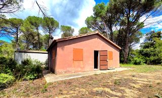 Fondo rustico in Cruïlles, Monells i Sant Sadurní de l´Heura. Barraca en les gavarres