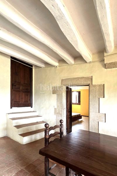 Foto f0f9299c-092e-4e7f-9b7e-9b0715f02a37. Masia amb aparcament a Corçà