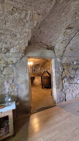 Foto f2dd6a77-b6a6-4519-90a2-306bd66d0ac6. Location mas avec cheminée parking dans Corçà