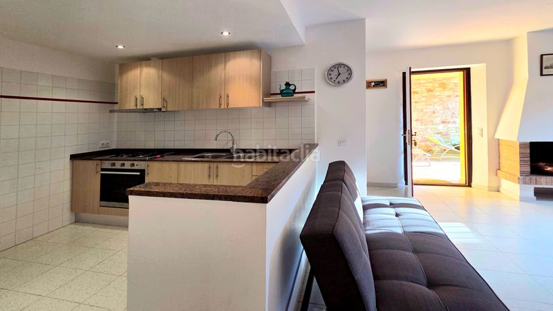 Foto 659e279d-0bd4-4738-af66-9d4f185d86b6. Lloguer apartament amb xemeneia aparcament piscina a Begur