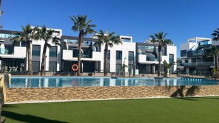 Casa  Avenida el fenoll. Exclusivo bungalow oasis beach con spa, minigolf y solárium priv