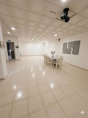 Local Comercial a San José del Valle. 120 m de posibilidades en pleno centro!