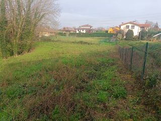 Fondo rustico in Llanera. Parcela de 1.813 m² en pruvia-fozalguera: ubicación premium y ac