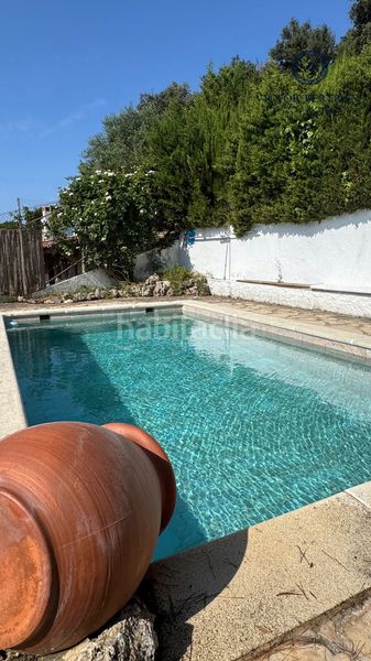 Foto a5e8a05c-5e25-4f62-8653-950574547aad. Casa adossada amb xemeneia calefacció aparcament piscina a Sant Cebrià de Vallalta