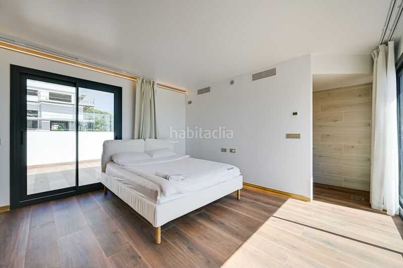 Foto f176cd3e-a0ea-4e34-b06c-43f5d9f3c7bb. Casa aparellada amb calefacció aparcament a Montgat