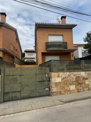 Casa in Premià de Dalt. Casa a 4 vientos, fabulosas vistas mar