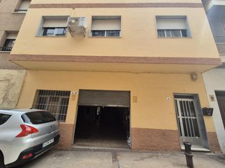 Geschäftsraum in Ejido centro. Localcochera de 81 m2 en pleno centro espacio, seguridad y acces