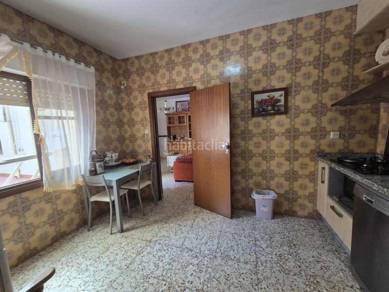 Foto 258d61ee-0010-41d9-b874-d2119e46f113. Pis amb aparcament a Adra