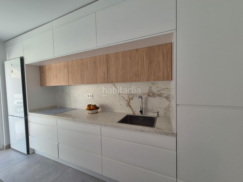 Foto b95ce89e-e85a-4376-85ca-3a15b4b55c1b. Casa adossada amb aparcament a Almerimar Ejido (El)