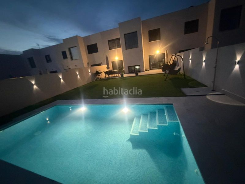 Foto 047182cb-9906-4b18-a616-6e8e9038dfd8. Casa adossada amb aparcament piscina a Almerimar Ejido (El)