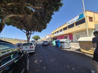 Oficina a Santa María del Águila. Oportunidad única en polígono la redonda! oficina