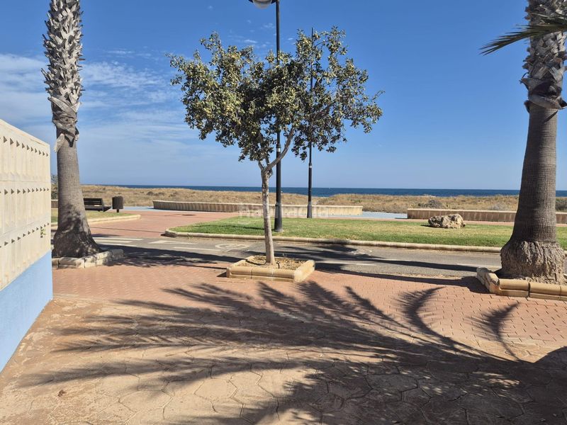 Foto ed6685a6-9933-43b8-9381-0d14a1a39e05. Appartement mit parking pool in Almerimar Ejido (El)