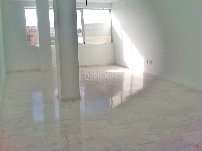 Foto 4be06e80-484e-4e88-ba86-7d00afa36b94. Edificio en Zona Universitaria Bormujos