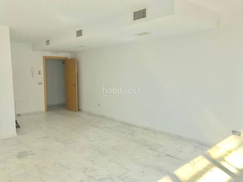 Foto 75635af6-1493-42db-98fb-bbf2362a26cd. Edificio en Zona Universitaria Bormujos