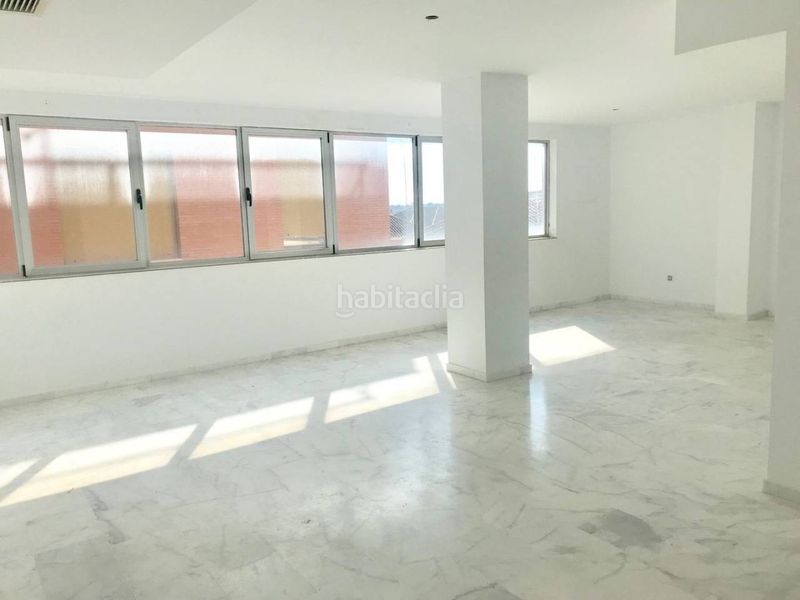 Foto 7b277d14-e1b1-420f-9118-e817d021b077. Edificio en Zona Universitaria Bormujos