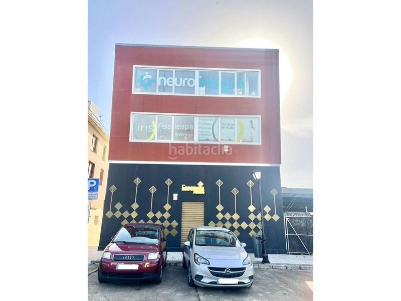 Foto e10269a6-ac40-49c0-bbb7-d5eb6be1153a. Edificio en Zona Universitaria Bormujos
