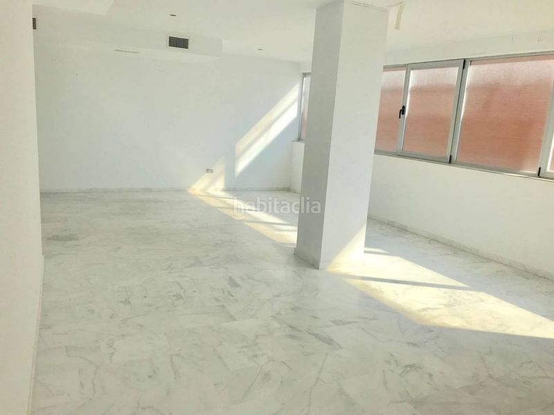 Foto 16b9dede-869c-4b11-bfc0-0811e2be2412. Edifici a Zona Universitaria Bormujos