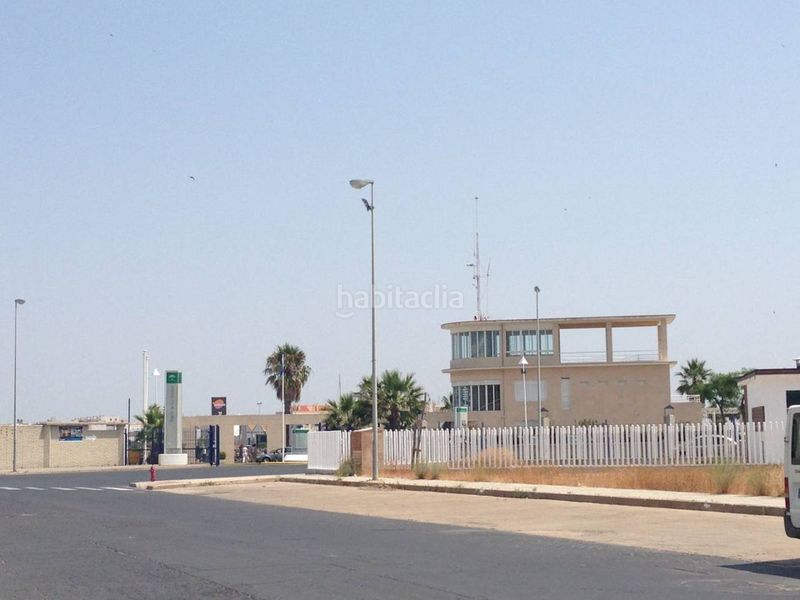 Foto e3ad52fa-0264-4a1e-b796-e3fda520ad58. Pis amb aparcament a Isla Cristina