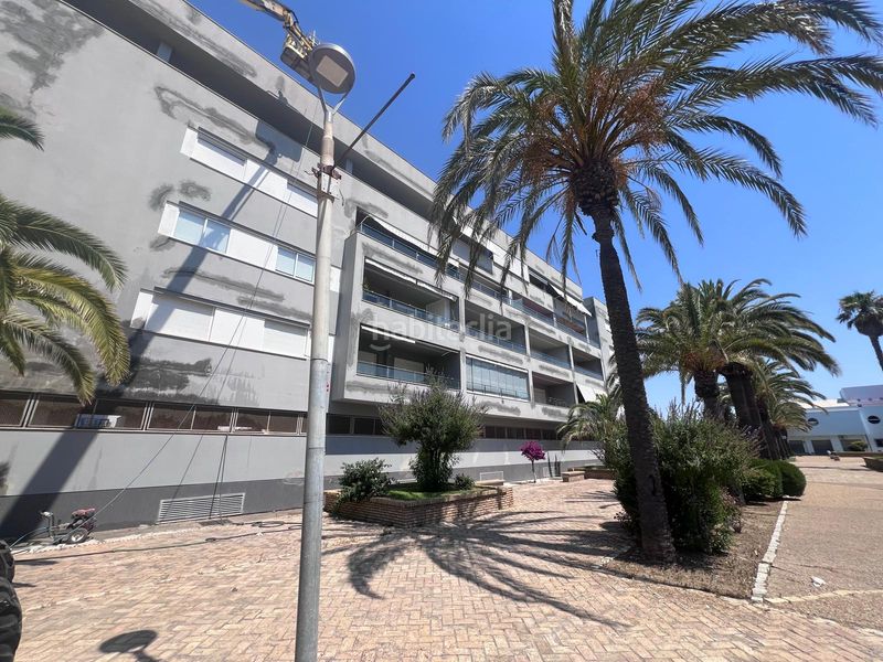 Foto e77698a9-bc43-4f90-8617-b6dbb590c4e3. Pis amb aparcament a Isla Cristina