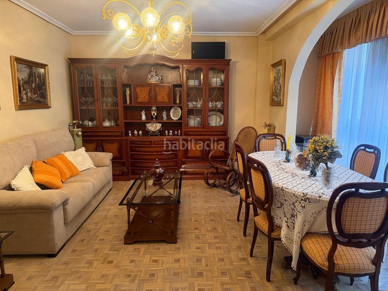 Foto f7572d93-e435-4e73-bedd-0f2052431a2b. Pis amb aparcament a Centro Cáceres