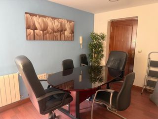 Alquiler Oficina en Centro. Oficina en alquiler en la zona peru de cáceres