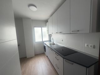 Location Appartement à Casco Antiguo. Amplio y moderno piso reformado en la parte antigua de cáceres p