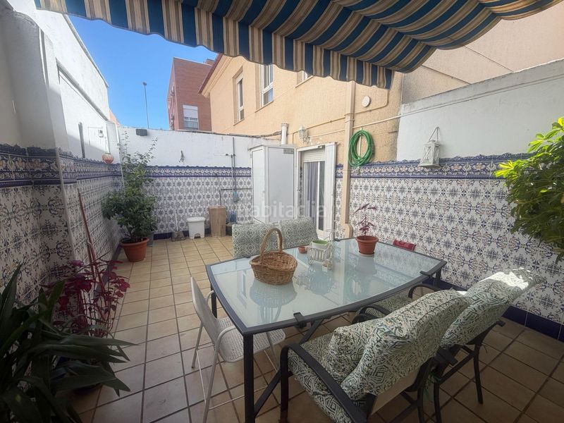 Foto e0d6dc7f-3ac2-474c-b473-144e84f701b0. Casa adossada amb aparcament a Centro Cáceres