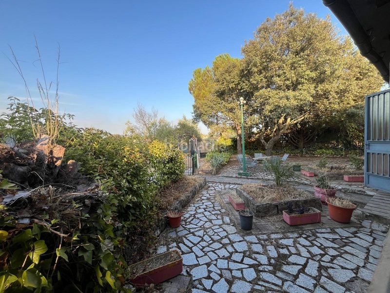 Foto c30e02d9-27bd-4823-9204-1bf8f5bc6299. Casa amb piscina a La Cañada - Aldea Moret Cáceres