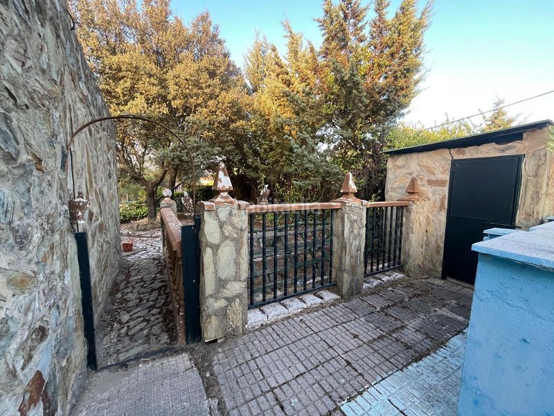 Foto e0a0fcf4-01de-47e4-946f-d5f4b5e70fff. Casa amb piscina a La Cañada - Aldea Moret Cáceres