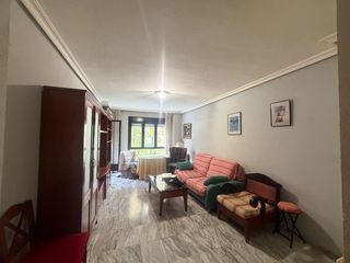Pis a Nuevo Cáceres. Amplio y luminoso piso en nuevo cáceres  ideal para familias