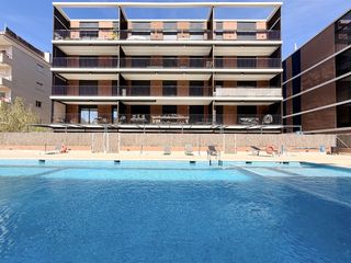 Pis  Calafell - av mossen jaume soler 60. Piso con terraza y piscina en waves calafell con 3 habitaciones