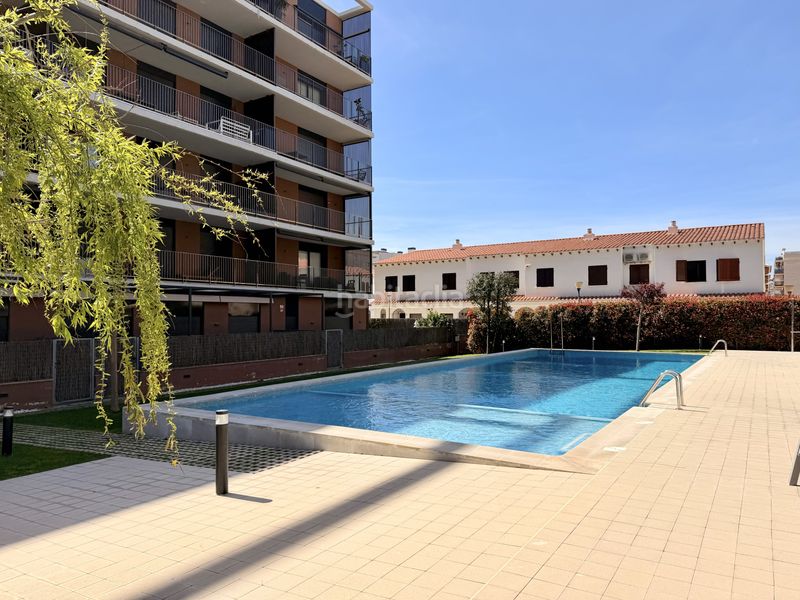 Foto 4c1a4f32-4b2e-4c7f-a2b3-6a827e8ce3ed. Pis amb calefacció piscina a L´Estany Calafell
